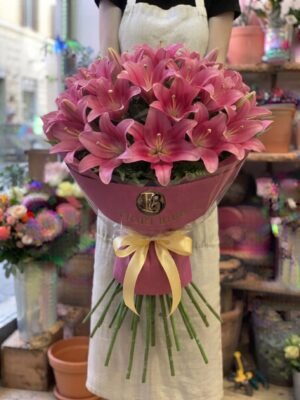 Bouquet "Gigli Fucsia Vivace" – Colore, Profumo e Lusso – Fiori Bibo