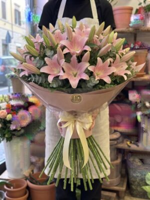 Bouquet "Gigli Rosa Tenerezza" – Eleganza Romantica e Profumo – Fiori Bibo